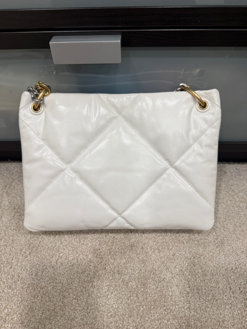Tory Burch Small Kira Diamond Quilted Leather Shoulder Crossbody Bag in Blanc - Picture 5 of 9